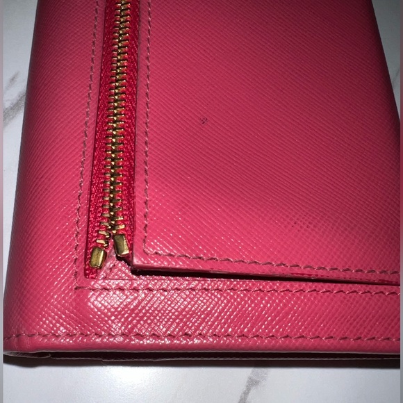 AUTHENTIC - Vintage Prada chain wallet - Picture 12 of 16